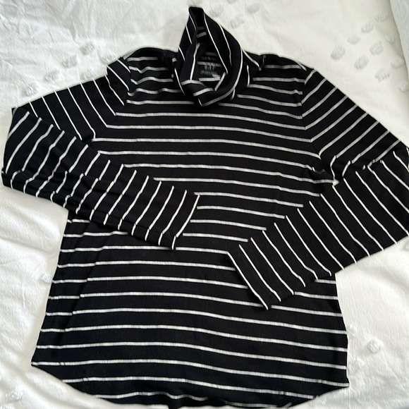 Turtleneck T-shirt - Picture 3 of 5